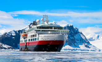 Antarctic tourist experiences more than triple between 2018 and 2022, amid fears of environmental impact