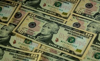 US dollar slides against key currencies ahead of potential stimulus