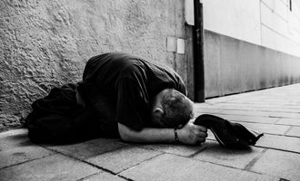 Wie viele arme Menschen gibt es in Deutschland?