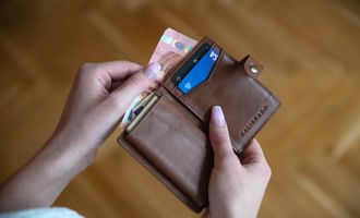 13+ Curious Cash vs Credit Card Spending Statistics